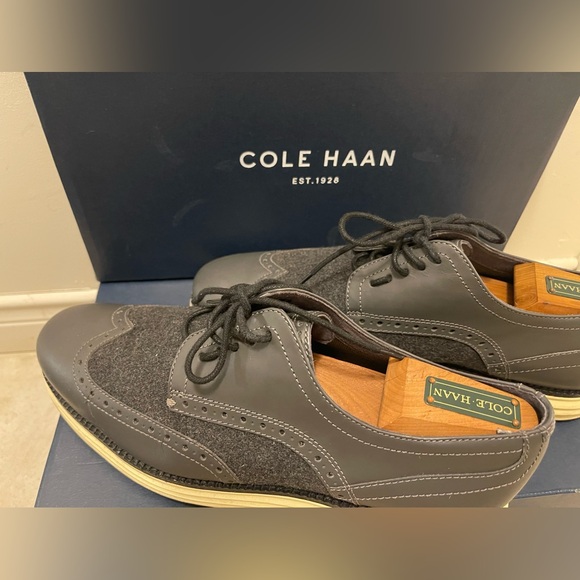 Cole Haan - Original Grande, Lambs Wool & Leather Wingtip - Men’s - Size 8.5 - Picture 2 of 3